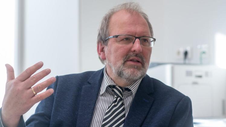Heinz-Peter Meidinger, Präsident des Deutschen Lehrerverbandes. Foto: dpa/Armin Weigel