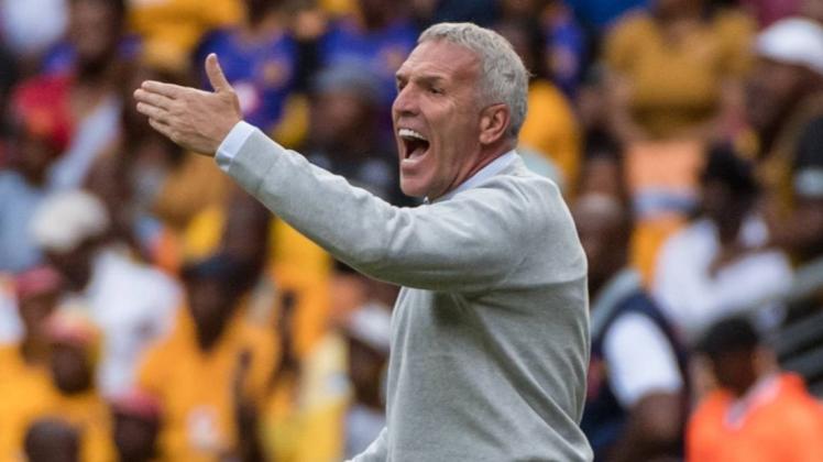 Immer emotional engagiert: Ernst Middendorp trainiert die Kaizer Chiefs in Südafrika. Foto: imago images/Nordphoto/Ewert Immer emotional engagiert: Ernst Middendorp trainiert die Kaizer Chiefs in Südafrika. Foto: imago images/Nordphoto/Ewert