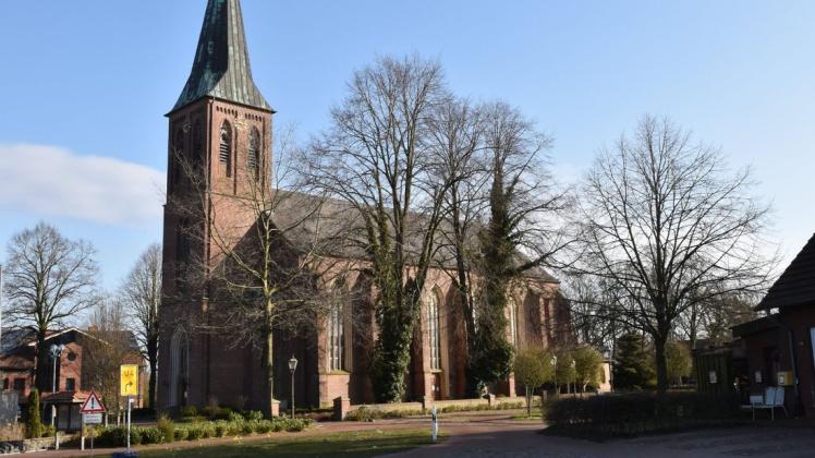 Auch wenn die Kirchen (das Foto zeigt die St.-Jodocus-Kirche in Börger) für Gottesdienste geschlossen bleiben, will die Pfarreiengemeinschaft St. Barbara die Karwoche und das Osterfest mit die Gläubigen per Pfarrbrief und Online feiern. Foto: Hermann-Josef Tangen Auch wenn die Kirchen (das Foto zeigt die St.-Jodocus-Kirche in Börger) für Gottesdienste geschlossen bleiben, will die Pfarreiengemeinschaft St. Barbara die Karwoche und das Osterfest mit die Gläubigen per Pfarrbrief und Online feiern. Foto: Hermann-Josef Tangen