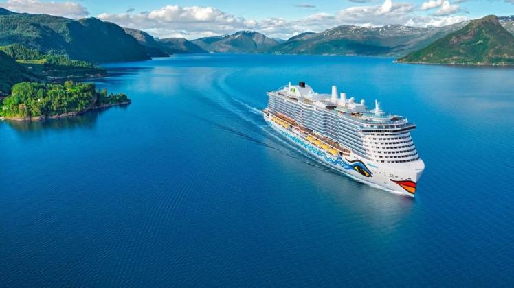 Die "AIDAcosma" wird ab Sommer 2021 in See stechen und bis dahin auf der Meyer Werft in Papenburg fertiggestellt, sollte die Coronakrise nicht für Verschiebungen sorgen. Grafik: AIDA Cruises Die "AIDAcosma" wird ab Sommer 2021 in See stechen und bis dahin auf der Meyer Werft in Papenburg fertiggestellt, sollte die Coronakrise nicht für Verschiebungen sorgen. Grafik: AIDA Cruises