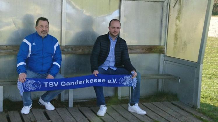 Werden in der Saison 2020/21 die Kreisklassen-Fußballer des TSV Ganderkesee II trainieren: Stefan Blasy (links) und Marvin John. Foto: Andreas Bahlmann