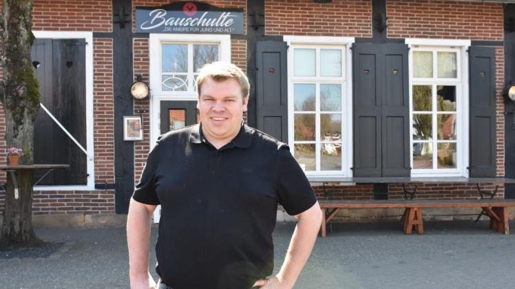 Gastwirt Bernd Sühwold aus Wietmarschen von der Gaststätte Bauschulte rechnet mit einer großen Beteiligung am Online-Bingo. Foto: Ludger Jungeblut Gastwirt Bernd Sühwold aus Wietmarschen von der Gaststätte Bauschulte rechnet mit einer großen Beteiligung am Online-Bingo. Foto: Ludger Jungeblut