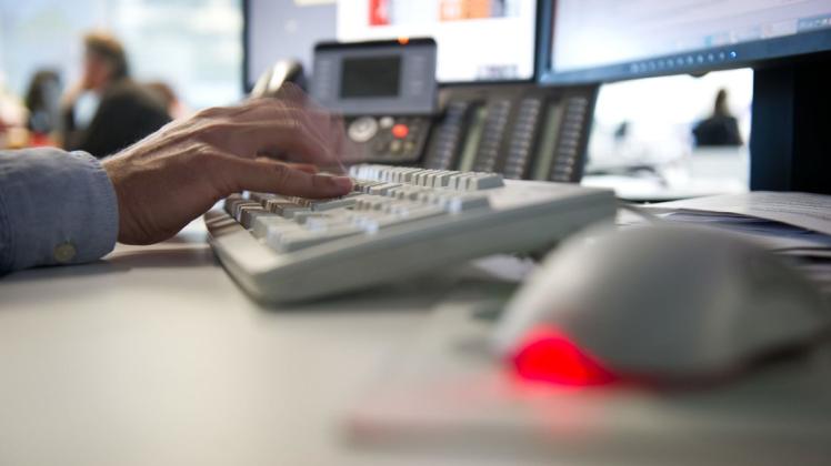 In der Coronakrise arbeiten rund 18 Prozent der etwa 2500 städtischen Angestellten von zu Hause aus. Zehn Prozent der Mitarbeiter wären freigestellt. Dabei wird die Verwaltung der Stadt stetig digitaler. In der Coronakrise arbeiten rund 18 Prozent der etwa 2500 städtischen Angestellten von zu Hause aus. Zehn Prozent der Mitarbeiter wären freigestellt. Dabei wird die Verwaltung der Stadt stetig digitaler.