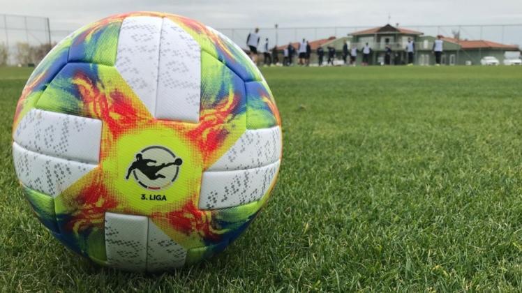Rollt der Ball in der 3. Liga künftig in zwei Klassen? Foto: Dieter Kremer Rollt der Ball in der 3. Liga künftig in zwei Klassen? Foto: Dieter Kremer