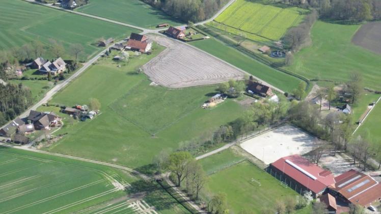 Das geplante Baugebiet "Tiefer Weg" in Venne. Die Fläche liegt nördlich der Anlagen des Sport und des Reit- und Fahrvereins. Foto: Friedrich Lüke. Das geplante Baugebiet "Tiefer Weg" in Venne. Die Fläche liegt nördlich der Anlagen des Sport und des Reit- und Fahrvereins. Foto: Friedrich Lüke.