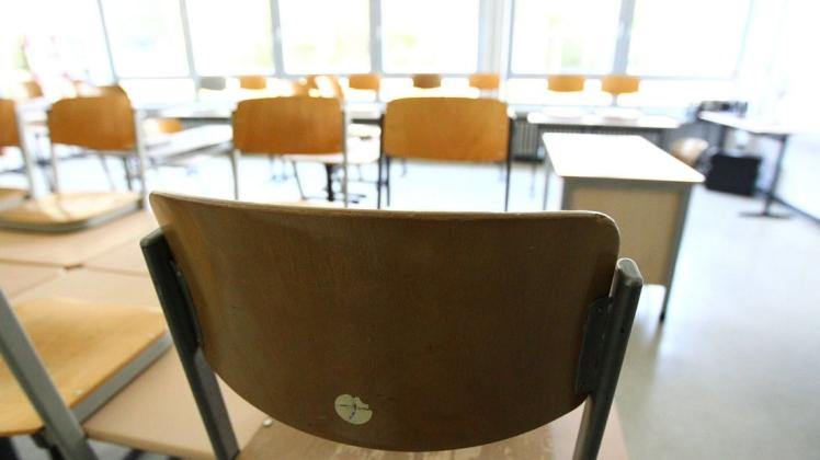 In Hessen müssen leistungsschwache Schülerinnen und Schüler das Schuljahr nicht wiederholen.