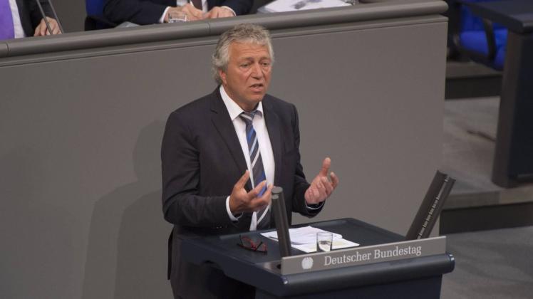 Rainer Spiering (SPD) bei einer Rede im Deutschen Bundestag. Foto: imago images / Jens Jeske Rainer Spiering (SPD) bei einer Rede im Deutschen Bundestag. Foto: imago images / Jens Jeske