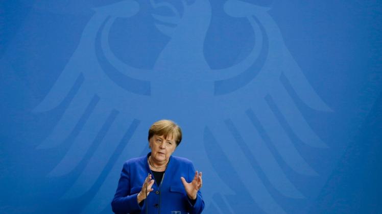 Bundeskanzlerin Angela Merkel (CDU) sorgt sich, dass die Bürger zu lax mit der Coronagefahr umgehen. Oft trifft sie dabei auch den richtigen Ton - manchmal nicht. Foto: Markus Schreiber/AP/POOL/dpa