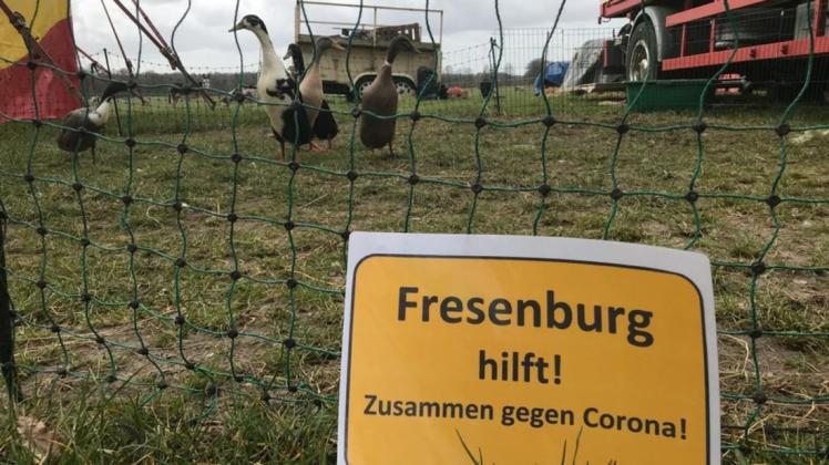Auf vielfältige Weise unterstützt die Initiative „Fresenburg hilft!“ Menschen und Tiere in der Corona-Krise – zum Beispiel den in Lathen gestrandeten Zirkus. Foto: Mark Nee Auf vielfältige Weise unterstützt die Initiative „Fresenburg hilft!“ Menschen und Tiere in der Corona-Krise – zum Beispiel den in Lathen gestrandeten Zirkus. Foto: Mark Nee