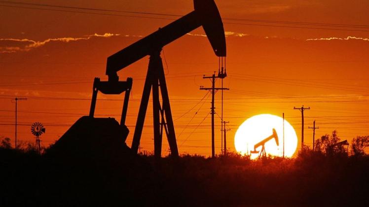Der Ölpreis ist im Keller - infolge eines Überangebots und sinkender Nachfrage in der Corona-Krise.