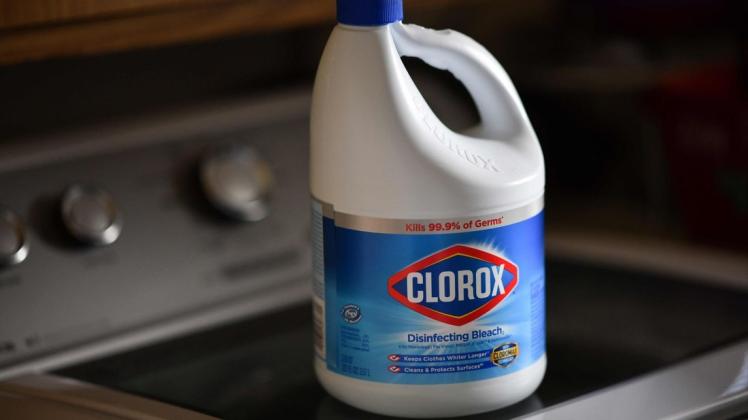 Das in den USA gängige Bleiche-Putzmittel Clorox wirbt damit, 99,9 Prozent aller Keime zu töten. Injizieren sollte man es auf keinen Fall.