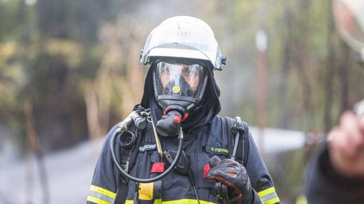 Die freiwillige Feuerwehr Meppen löschte den Gartenbrand in Nödike. Symbolfoto: Imago Images/Sebastian Peters Die freiwillige Feuerwehr Meppen löschte den Gartenbrand in Nödike. Symbolfoto: Imago Images/Sebastian Peters