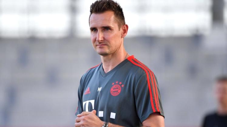 Miroslav Klose könnte zur neuen Saison neuer Co-Trainer von Hansi Flick beim FC Bayern München werden.