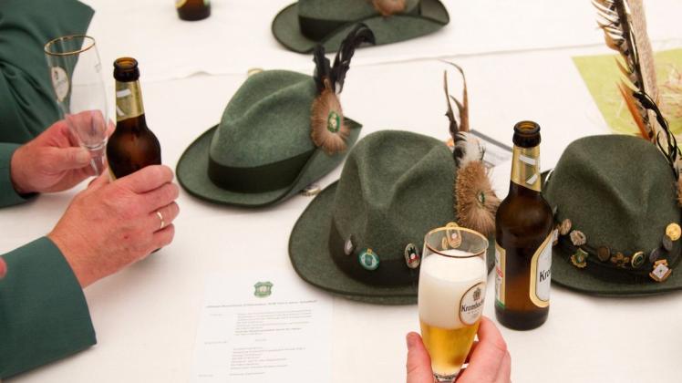 Nach langer Corona-Pause starten die Schützenfeste wieder durch. Symbolfoto: dpa Kein Bier, kein Ulkumzug, kein Herrenabend: Das Schützenfest 2020 in Wellingholzhausen ist abgesagt. Symbolfoto: dpa