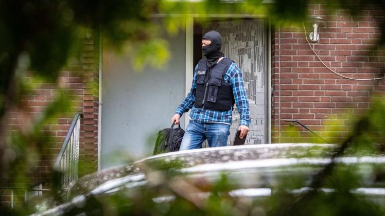 Im Zuge des Betätigungsverbot für die Hisbollah, das Bundesinnenminister Seehofer (CSU) erlassen hat, wurden deutschlandweit vier Moscheen und Vereine durchsucht – auch in Münster. Im Zuge des Betätigungsverbot für die Hisbollah, das Bundesinnenminister Seehofer (CSU) erlassen hat, wurden deutschlandweit vier Moscheen und Vereine durchsucht – auch in Münster.