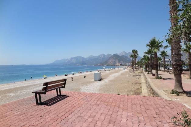 Der leere Strand Konyaalti in Antalya. Der leere Strand Konyaalti in Antalya.