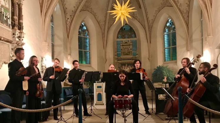 Virtuos auf allen Instrumenten: Die Musiker von The Chambers aus Köln gastierten in der Bad Essener Nikolaikirche. Foto: Karin Tröster