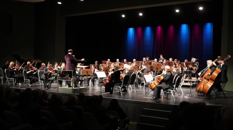 Arturo Márquez' "Danzon N° 2 bildet den rhythmisch sprühenden Höhepunkt im Neujahrskonzert des Lingener Kammerorchesters. Foto: Peter Löning Arturo Márquez' "Danzon N° 2 bildet den rhythmisch sprühenden Höhepunkt im Neujahrskonzert des Lingener Kammerorchesters. Foto: Peter Löning