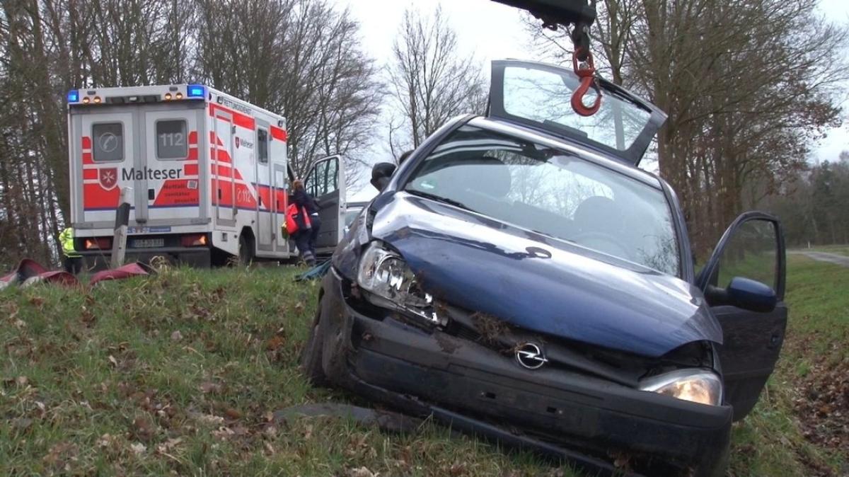 Autofahrerin überschlägt Sich Bei Unfall Auf Der B68 In | NOZ