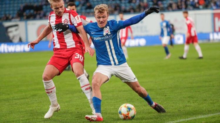 Den 1:0-Heimsieg von Hansa gegen die Würzburger Kickers bereitete Nik Omladic noch vor, bei der 1:4-Klatsche in Düsseldorf gegen Uerdingen machte er Hansas einzigen Treffer selber. Seitdem hat der Slowene kein Spiel mehr bestritten.