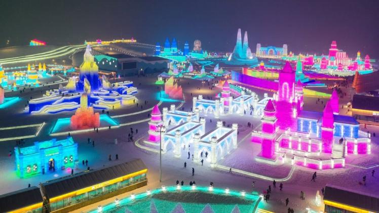 In Harbin findet im Januar und Februar das Schnee- und Eisskulpturen-Festival statt. Foto: imago images/Xinhua