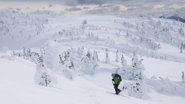 Nur durch einen guten Einfall konnte ein Mann in Alaska gerettet werden, der schon 20 Tage alleine im Schnee ausharrte. Symbolfoto: imago images / Mint Images