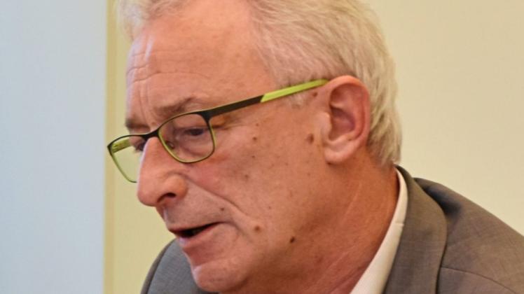 Delmenhorster OB Axel Jahnz steht auf brüchigem Eis DKO