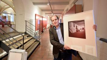 Bislang nie gezeigte Fotos vom Kloster zum heiligen Kreuz hat Dr. Steffen Stuth für die neue Ausstellung zusammengestellt.