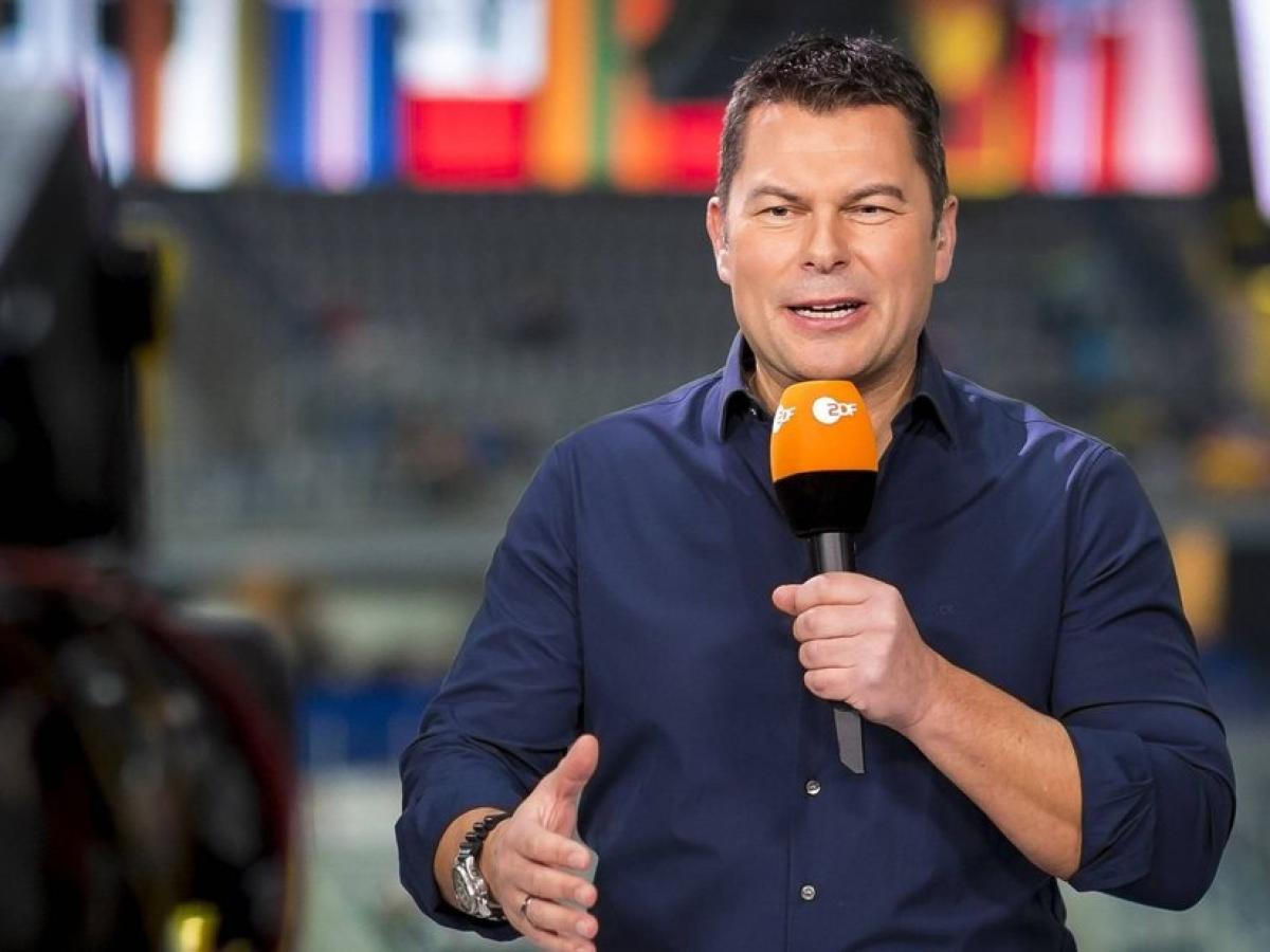 Handball-EM ZDF-Reporter Yorck Polus kriegt Ball an den Kopf SVZ