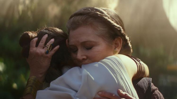 General Leia Organa (Carrie Fisher) and Rey (Daisy Ridley) in "Star Wars IX: Der Aufstieg Skywalkers". Foto: Lucasfilm Ltd.