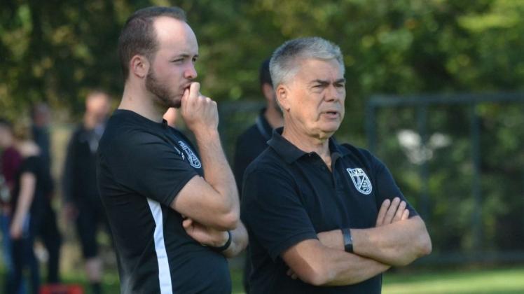Zurückgetreten: Marvin John (links) und Georg Zimmermann sind nicht mehr Trainer beim Fußball-Kreisligisten TV Falkenburg. Archivfoto: Daniel Niebuhr