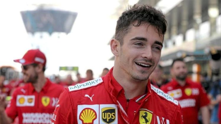 Charles Leclerc bleibt bis 2024 bei Ferrari. 