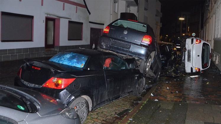 Bei seinem Fluchtversuch verursachte ein 23-Jähriger in Bremerhaven hohen Sachschaden. Foto: Polizei