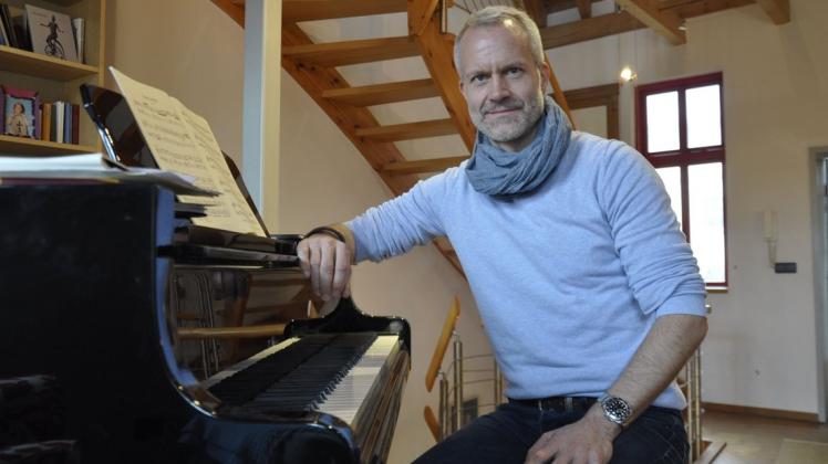 Mittlerweile seit 20 Jahren setzt Kantoreileiter Markus Johannes Langer eigene Akzente in seiner Arbeit und führt dennoch die Traditionen seines Vorgängers Hartwig Eschenburg weiter fort.