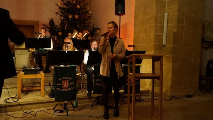 Mit ihr träumte das Publikum beim Adventskonzert in St. Johann, Kloster Oesede, von Aschenbrödel: Hannah Altevogt. Foto: Gudrun Schmiesing Mit ihr träumte das Publikum beim Adventskonzert in St. Johann, Kloster Oesede, von Aschenbrödel: Hannah Altevogt. Foto: Gudrun Schmiesing