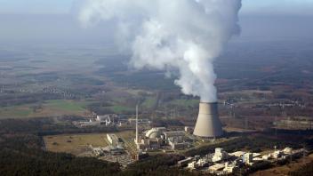 Das Kernkraftwerk Emsland gehört zu den letzten Atomkraftwerken, die im Zuge des Atomausstiegs abgestellt werden. Foto: Gentsch/dpa