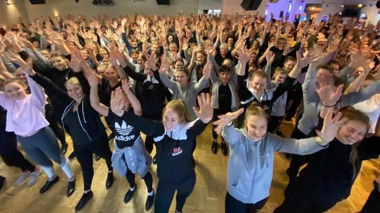 Knapp 500 Mitwirkende gestalten am Samstag die große Show der Tanzschule Albrecht. Foto: Tanzschule