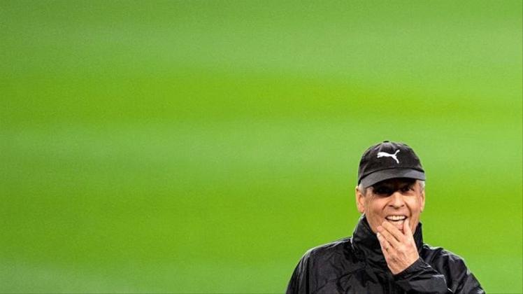 Verzichtet gegen den FC Barcelona zunächst auf Jadon Sancho: Dortmunds Trainer Lucien Favre. 