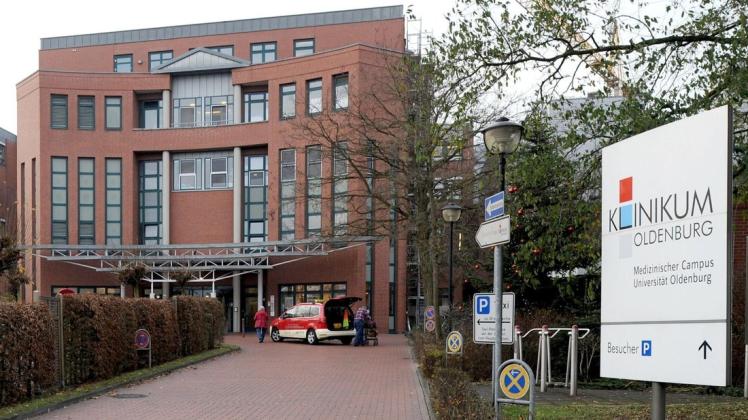Fünf ehemalige Vorgesetzte des Patientenmörders Niels Högel sind angeklagt worden. 