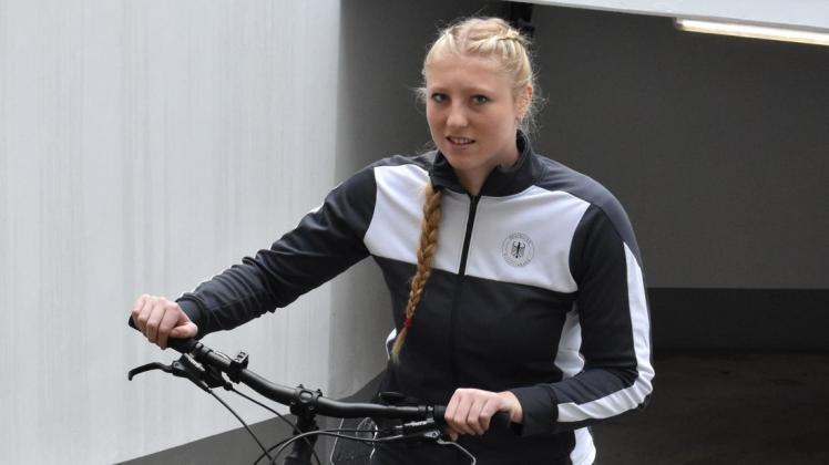 Hat die Nationalmannschafts-Jacke noch nicht aussortiert: Christin Stöhner. Bei der Kaderüberprüfung in Dortmund will sie vernehmlich auf sich aufmerksam machen.