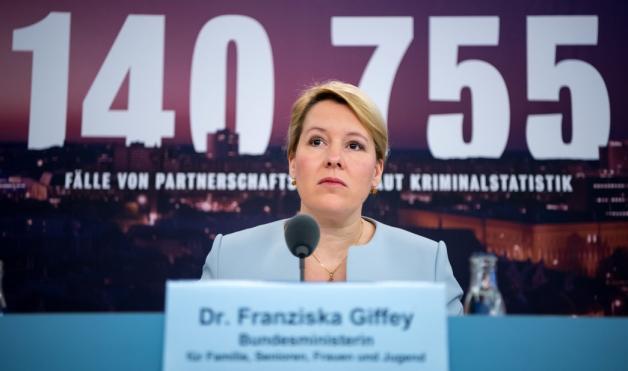 Bundesfamilienministerin Franziska Giffey (SPD) hat die Initiative "Stärker gegen Gewalt" gestartet. Foto: dpa/Bernd von Jutrczenka