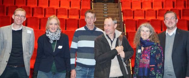 Das Projekt LandArt vorgestellt haben (von links) die Moderatoren Carsten Stimpel und Birgit Böhm, Frank Nordiek und Wolfgang Buntrock, Petra Wendholz und Jan-Peter Bechtluft. Foto: Nils Kögler