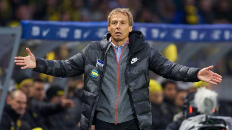 Hertha-Trainer Jürgen Klinsmann muss auf die ersten Punkte noch warten. Foto: imago images/Camera 4