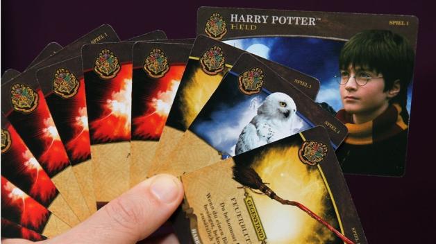 Mit diesen Karten startet Harry Potter. Foto: Karsten Grosser Mit diesen Karten startet Harry Potter. Foto: Karsten Grosser