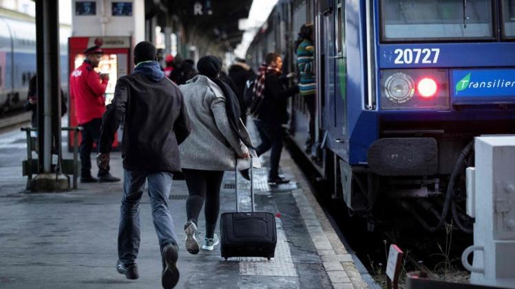 Die Frau sei am Nachmittag am Pariser Bahnhof Gare de Lyon eingestiegen, einige Stationen etwas außerhalb der Stadt sei ihre Fruchtblase geplatzt. Foto: afp/Thomas Samson