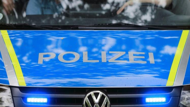 Ein unbekannter Mann in Uniform hat am Freitag ein Kind in Bremen angesprochen und in einen Stichweg gelockt. Symbolfoto: dpa