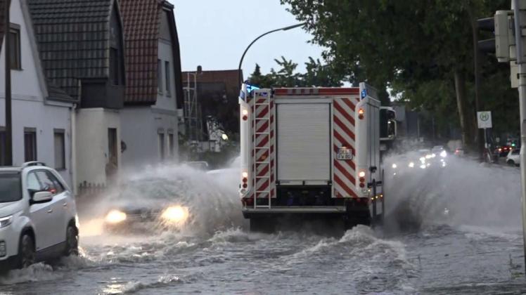 So viel Regen hat Delmenhorst noch nie gesehen: Im August hat ein beispielloses Unwetter die Stadt heimgesucht.  Foto: Nostopnews