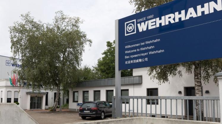 Um diese Gebäude an der Mühlenstraße geht es: Wehrhahn will sie durch einen neuen Bürotrakt und eine neue Halle ersetzen. Foto: Melanie Hohmann Um diese Gebäude an der Mühlenstraße geht es: Wehrhahn will sie durch einen neuen Bürotrakt und eine neue Halle ersetzen. Foto: Melanie Hohmann