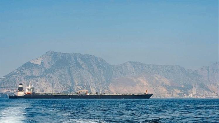 Der Supertanker „Grace 1“ fährt in den Gewässern von Gibraltar. 