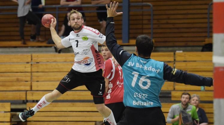 War gegen die SV Beckedorf einer der Aktivposten: HSG-Spieler Ole Goyert. Foto: Rolf Tobis War gegen die SV Beckedorf einer der Aktivposten: HSG-Spieler Ole Goyert. Foto: Rolf Tobis